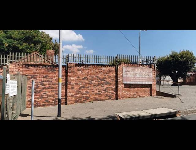 1 BEDROOM APARTMENT FOR SALE IN PRIMROSE